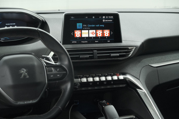 Peugeot 5008 PureTech 130 EAT8 Allure | Panoramadak | Camera | Navigatie | Apple Carplay