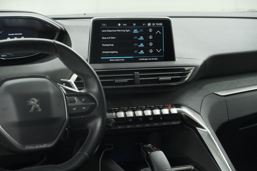 Peugeot 5008 PureTech 130 EAT8 Allure | Panoramadak | Camera | Navigatie | Apple Carplay