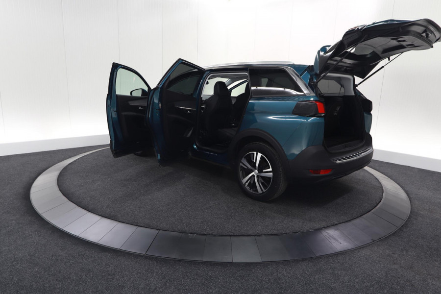 Peugeot 5008 PureTech 130 EAT8 Allure | Panoramadak | Camera | Navigatie | Apple Carplay