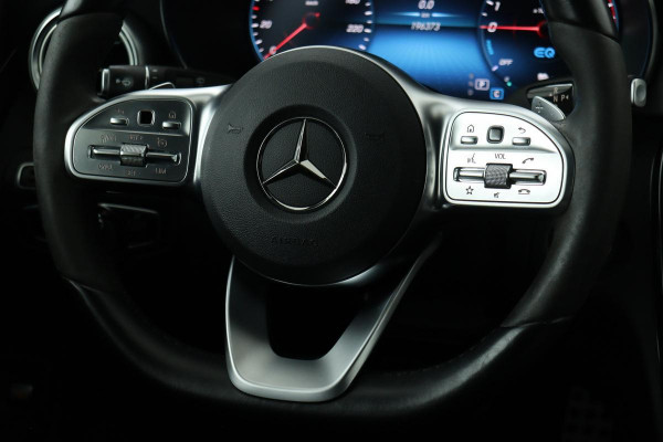 Mercedes-Benz C-Klasse 300e AMG | Dealer onderhouden | Panoramadak | Stoelverwarming | Carplay | Matrix LED | Sfeerverlichting | 360 camera | Navigatie