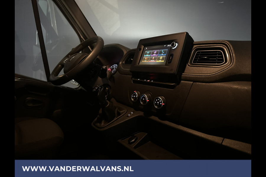 Renault Master 2.3 dCi 136pk **BPM VRIJ voor de Ondernemer** L2H2 Euro6 Airco | Navigatie | LED | 2500kg trekhaak Cruisecontrol, Parkeersensoren, Bijrijdersbank