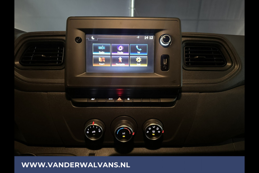 Renault Master 2.3 dCi 136pk **BPM VRIJ voor de Ondernemer** L2H2 Euro6 Airco | Navigatie | LED | 2500kg trekhaak Cruisecontrol, Parkeersensoren, Bijrijdersbank