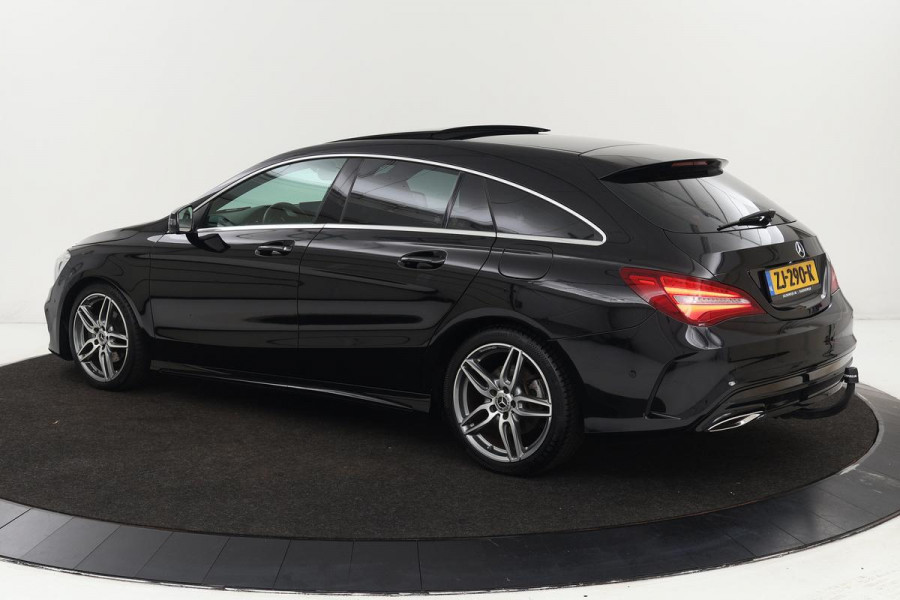 Mercedes-Benz CLA-Klasse 180 AMG | Panoramadak | Carplay | Stoelverwarming | Trekhaak | Camera | Full LED | Park Assist | Navigatie Comand | Cruise control