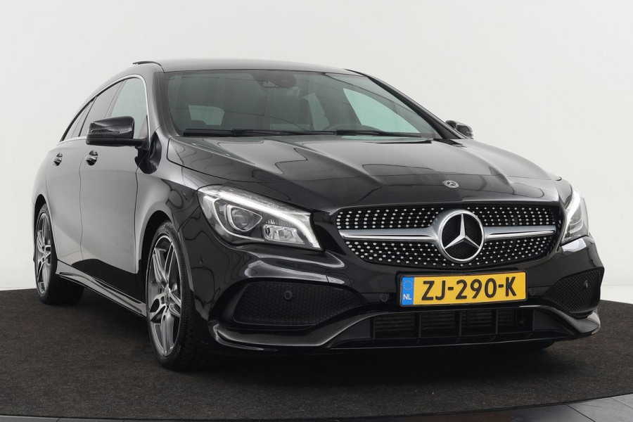 Mercedes-Benz CLA-Klasse 180 AMG | Panoramadak | Carplay | Stoelverwarming | Trekhaak | Camera | Full LED | Park Assist | Navigatie Comand | Cruise control