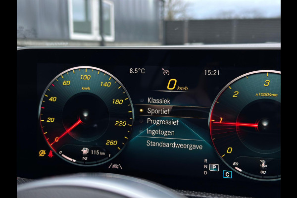 Mercedes-Benz A-Klasse A180 d Panorama AMG Pakket