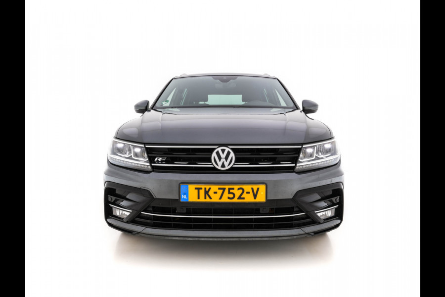 Volkswagen Tiguan 1.4 TSI 4-Motion Highline Business R-Line *FULL-LED | DIGI-COCKPIT | LANE-ASSIST | ADAPTIVE-CRUISE | COMFORT-SEATS | DAB+ | NAVI-FULLAMP | PARKPILOT | SHIFT-PADDLES | MICROFIBRE | AMBIENT-LIGHT | ECC | PDC | 19''ALU*