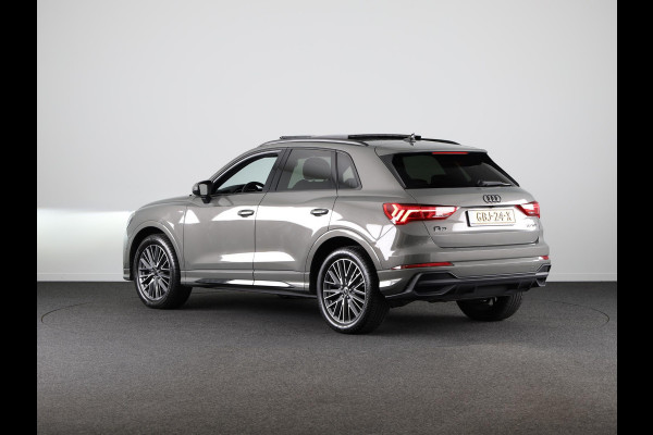 Audi Q3 35 TFSI S edition Competition 150 pk S-tronic | Panoramadak | Verlengde garantie | Navigatie | Parkeersensoren (Park assist) | Adaptieve cruise control | Stoelverwarming |