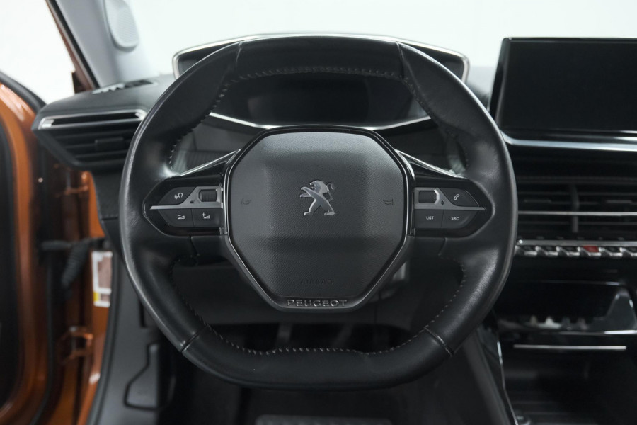 Peugeot 2008 PureTech 130 Allure | Trekhaak | Camera | Navigatie | Apple Carplay | Parkeersensoren