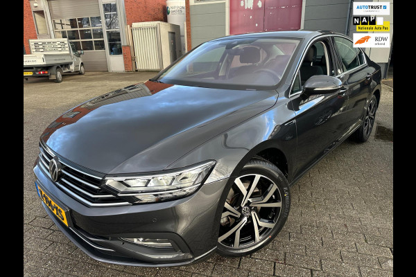 Volkswagen Passat 1.5 TSI R-LINE 2021 DSG FACE-LIFT VIRTUAL-COCKPIT CAMERA NAP