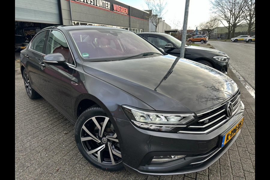 Volkswagen Passat 1.5 TSI R-LINE 2021 DSG FACE-LIFT VIRTUAL-COCKPIT CAMERA NAP