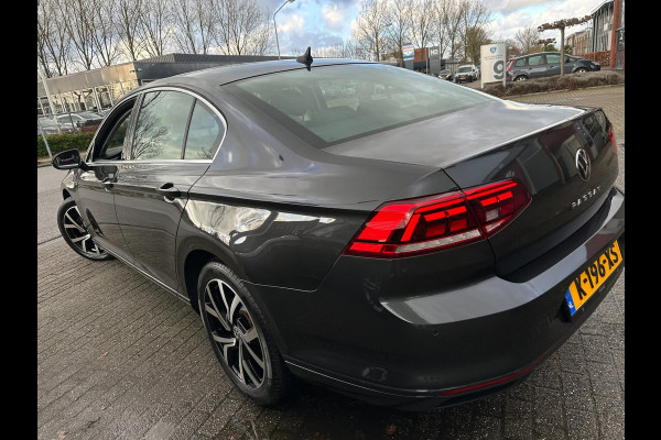 Volkswagen Passat 1.5 TSI R-LINE 2021 DSG FACE-LIFT VIRTUAL-COCKPIT CAMERA NAP