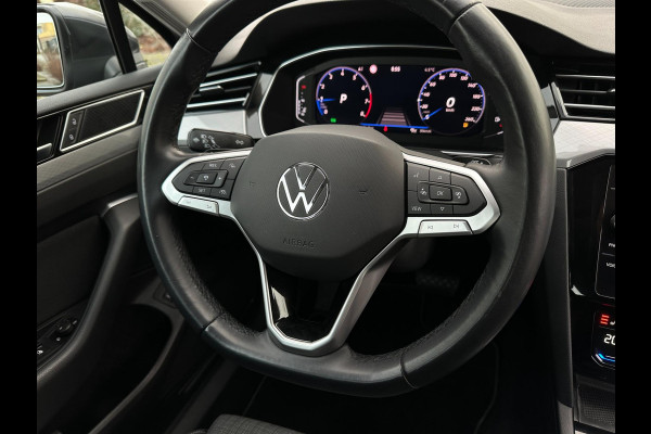 Volkswagen Passat 1.5 TSI R-LINE 2021 DSG FACE-LIFT VIRTUAL-COCKPIT CAMERA NAP