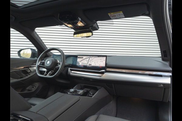 BMW i5 eDrive40 M-Sport - Pano - Driving Ass Prof - Stoelventilatie - Harman Kardon