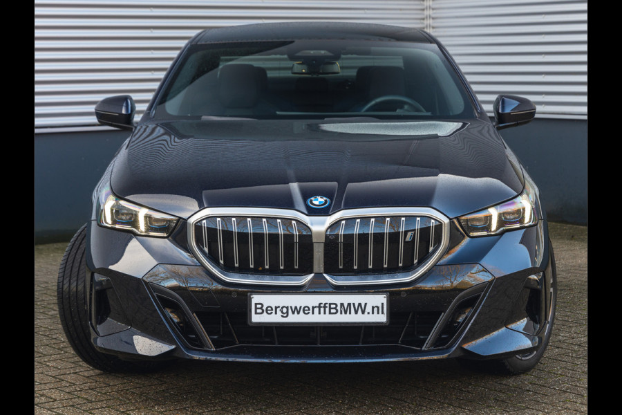 BMW i5 eDrive40 M-Sport - Pano - Driving Ass Prof - Stoelventilatie - Harman Kardon