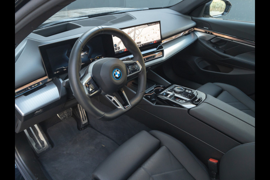 BMW i5 eDrive40 M-Sport - Pano - Driving Ass Prof - Stoelventilatie - Harman Kardon