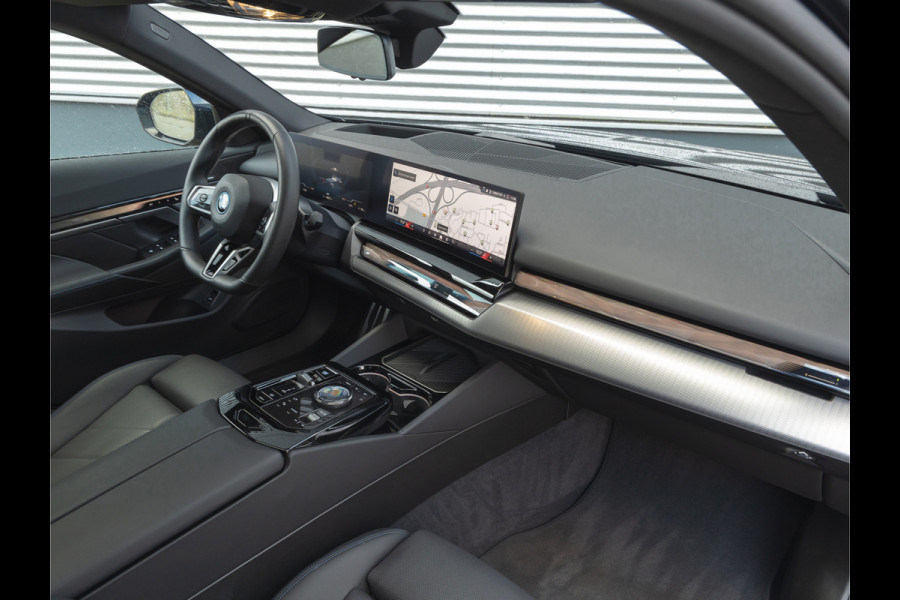 BMW i5 eDrive40 M-Sport - Pano - Driving Ass Prof - Stoelventilatie - Harman Kardon