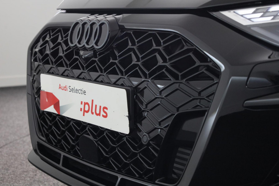 Audi RS3 Sportback 2.5 TFSI RS 3 quattro Panoramadak, RS-sportuitlaatsysteem, comfortpakket Pro, topsnelheid 280 km/h