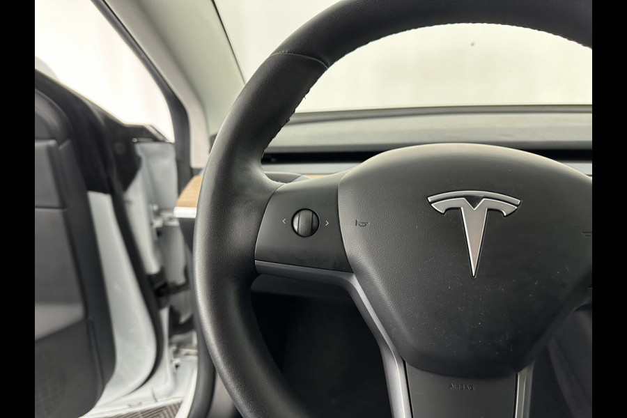 Tesla Model 3 Standard RWD Plus 60 kWh [ 3-Fase ] (INCL-BTW) Aut. *PANO | AUTO-PILOT | NAPPA-LEATHER | KEYLESS | FULL-LED | MEMORY-PACK | SURROUND-VIEW | DAB | APP-CONNECT | DIGI-COCKPIT | LANE-ASSIST | TOWBAR | COMFORT-SEATS | 18"ALU*