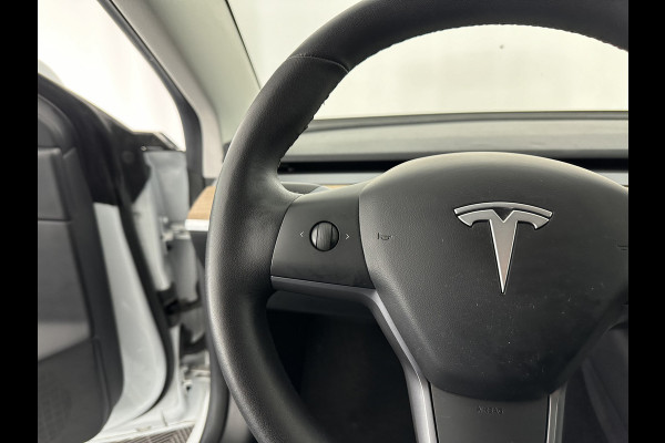 Tesla Model 3 Standard RWD Plus 60 kWh [ 3-Fase ] (INCL-BTW) Aut. *PANO | AUTO-PILOT | NAPPA-LEATHER | KEYLESS | FULL-LED | MEMORY-PACK | SURROUND-VIEW | DAB | APP-CONNECT | DIGI-COCKPIT | LANE-ASSIST | TOWBAR | COMFORT-SEATS | 18"ALU*