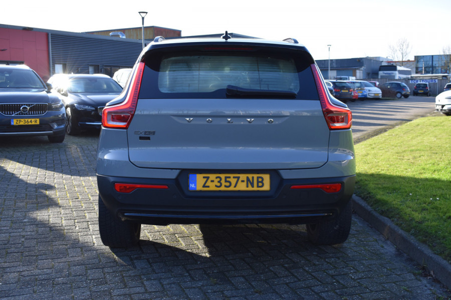 Volvo EX40 Twin Motor Performance 442 PK Plus 82 kWh Trekhaak | ACC | Blis | Stoel &Stuur verwarming | Elektr. stoel | Camera |  Leder |