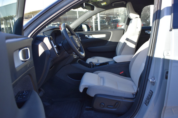 Volvo EX40 Twin Motor Performance 442 PK Plus 82 kWh Trekhaak | ACC | Blis | Stoel &Stuur verwarming | Elektr. stoel | Camera |  Leder |
