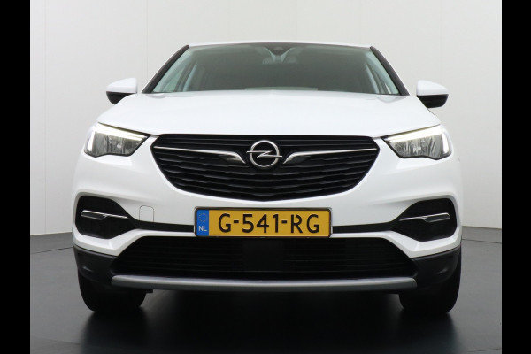 Opel Grandland X AUTOM-8 T131PK Navi Camera Trekhaak Apple Carplay Android 18"lm Pdc Opel-Connect Dual-Ecc Elec.Achterklep AGR-Stoel+Verwarmd DAB Regen-Lichtsensor Led Lane-Assist Bluetooth 1e eigenaar Origineel NLse auto ! Orig. NLse Auto 1e Eigenaar 1300kg trekvermogen