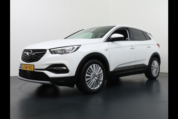 Opel Grandland X AUTOM-8 T131PK Navi Camera Trekhaak Apple Carplay Android 18"lm Pdc Opel-Connect Dual-Ecc Elec.Achterklep AGR-Stoel+Verwarmd DAB Regen-Lichtsensor Led Lane-Assist Bluetooth 1e eigenaar Origineel NLse auto ! Orig. NLse Auto 1e Eigenaar 1300kg trekvermogen