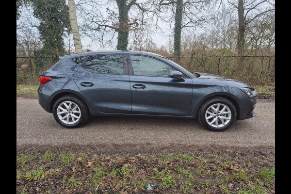 Seat Leon 1.5 TSI 130 pk Business Intense / digi dashboard