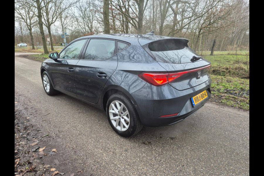 Seat Leon 1.5 TSI 130 pk Business Intense / digi dashboard