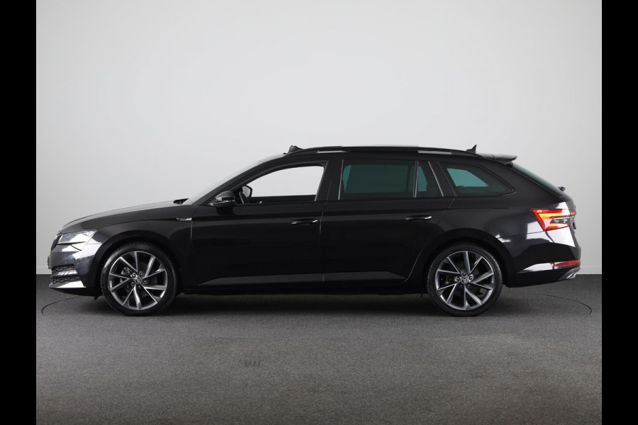 Škoda Superb Combi 1.4 TSI iV Sportline Business 156 pk Automaat (DSG) | Navigatie | Panoramadak | Trekhaak (wegklapbaar) | Parkeersensoren | Achteruitrijcamera | Stoelverwarming v/a |