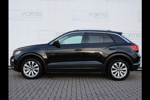 Volkswagen T-Roc 1.5 TSI Style Business NL AUTO | AUTOMAAT | TREKHAAK | CARPLAY