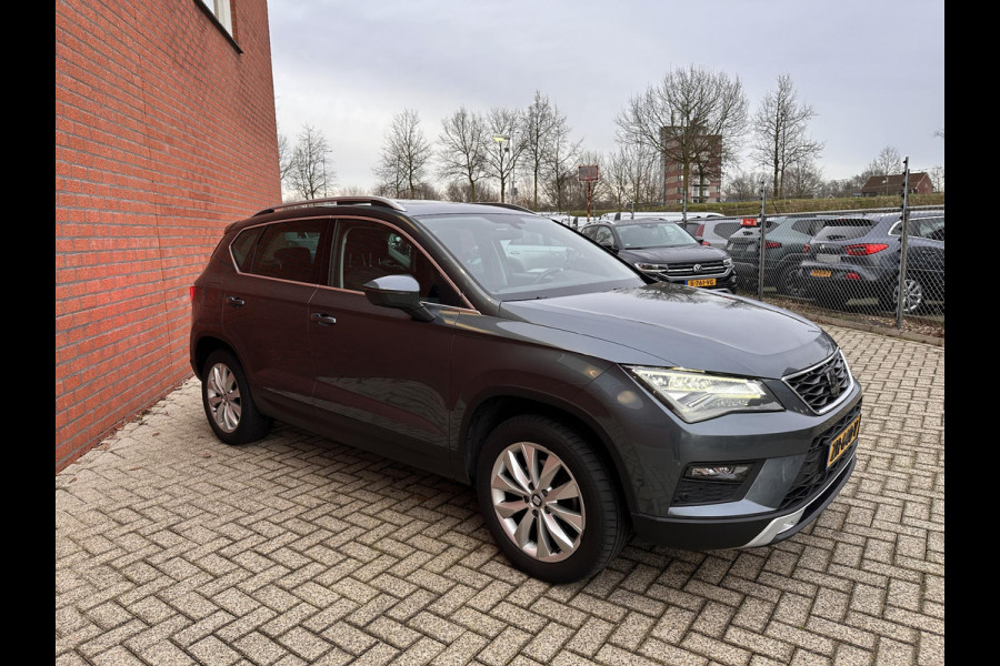 Seat Ateca 1.0 EcoTSI Style Business Intense Panoramadak Full LED Navigatie PDC VA + Camera Trekhaak Alcantara 17" Velgen DAB+ Adaptive Cruise Control