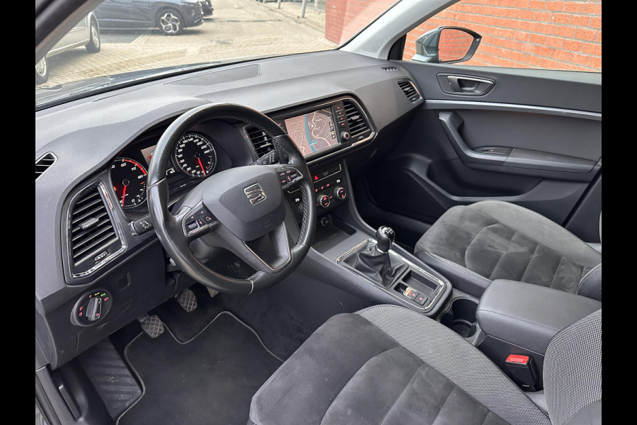 Seat Ateca 1.0 EcoTSI Style Business Intense Panoramadak Full LED Navigatie PDC VA + Camera Trekhaak Alcantara 17" Velgen DAB+ Adaptive Cruise Control