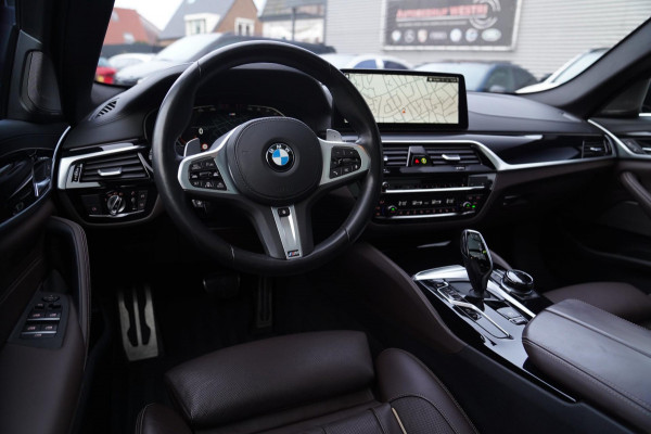 BMW 5 Serie Touring 530d High Executive Edition | Panorama | HuD | Facelift | LASER | Trekhaak | Adaptieve cruise | Drive Assited