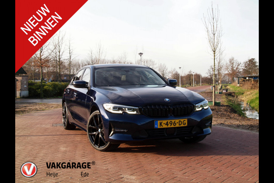 BMW 3 Serie 318i High Executive Edition | Apple Carplay | 360 Camera | Cruise Control | Leer | Black Optic | NL-auto |