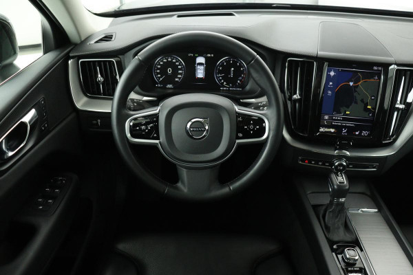 Volvo XC60 2.0 T4 Inscription | Panoramadak | Head-Up | Trekhaak | Stoelverwarming | Camera | Leder | Navigatie | Full LED | Memory