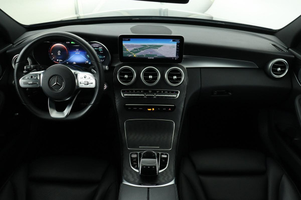 Mercedes-Benz C-Klasse 300de AMG | Adaptive cruise | Trekhaak | Burmerster Sound | Stoelverwarming | Leder | Matrix LED | Sfeerverlichting | Carplay | Navigatie | Camera