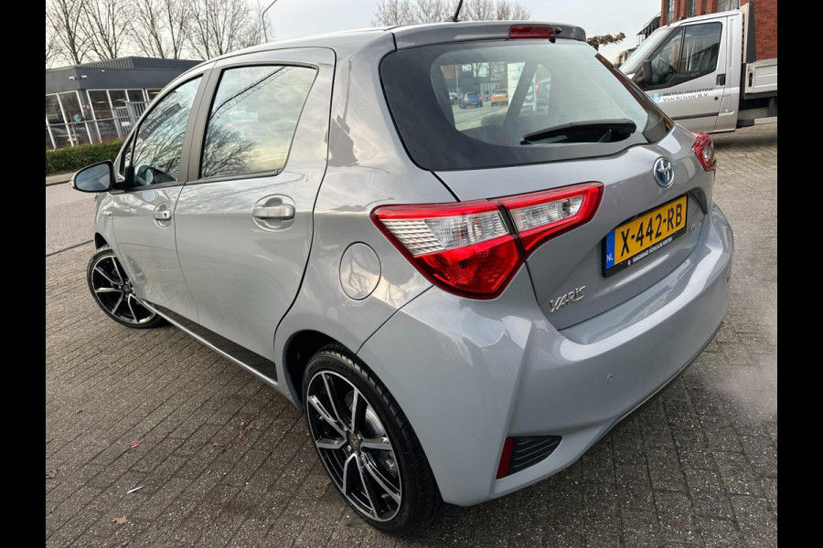 Toyota Yaris 1.5 Hybrid 2019 DYNAMIC SPORT NARDO-GREY NAVI 17 INCH LUXE