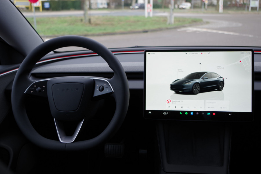 Tesla Model 3 Long Range RWD 78 kWh *PER-DIRECT LEVERBAAR*, Panoramadak, 4 x Stoelverwarming, Entertainment, 360 Camera