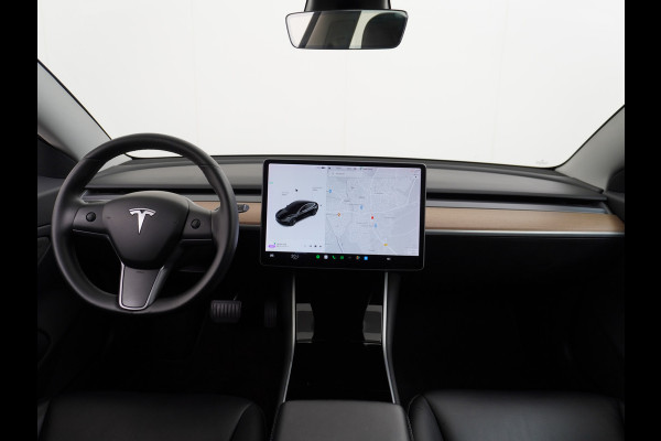 Tesla Model 3 SR+60kWh 326PK AutoPilot FSD-v.b Premium-Luidsprekers Leer PanoDak Adaptive cruise 18" Camera's Elektr.-Stuur+Stoelen+Spiegels+G Ecc Navigatiesysteem full map LED-a+v Comfortstoel(en) ACC Dual-ECC DAB Voorverwarmen interieur via App Keyless via Telefoonsleutel One-Pedal-Drive Orig. nlse auto  1e eigenaar Slechts 1584kg (Lichtste Tesla)