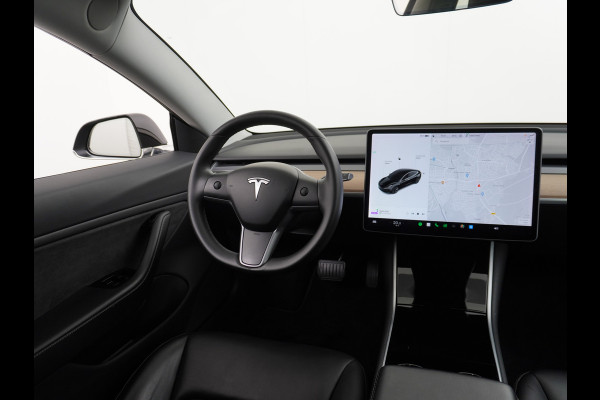 Tesla Model 3 SR+60kWh 326PK AutoPilot FSD-v.b Premium-Luidsprekers Leer PanoDak Adaptive cruise 18" Camera's Elektr.-Stuur+Stoelen+Spiegels+G Ecc Navigatiesysteem full map LED-a+v Comfortstoel(en) ACC Dual-ECC DAB Voorverwarmen interieur via App Keyless via Telefoonsleutel One-Pedal-Drive Orig. nlse auto  1e eigenaar Slechts 1584kg (Lichtste Tesla)