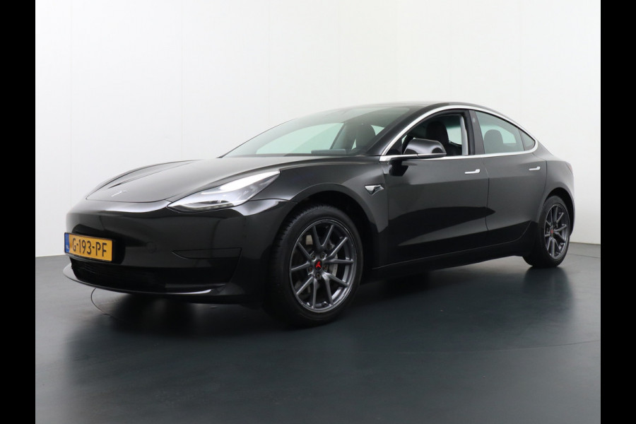 Tesla Model 3 SR+60kWh 326PK AutoPilot FSD-v.b Premium-Luidsprekers Leer PanoDak Adaptive cruise 18" Camera's Elektr.-Stuur+Stoelen+Spiegels+G Ecc Navigatiesysteem full map LED-a+v Comfortstoel(en) ACC Dual-ECC DAB Voorverwarmen interieur via App Keyless via Telefoonsleutel One-Pedal-Drive Orig. nlse auto  1e eigenaar Slechts 1584kg (Lichtste Tesla)