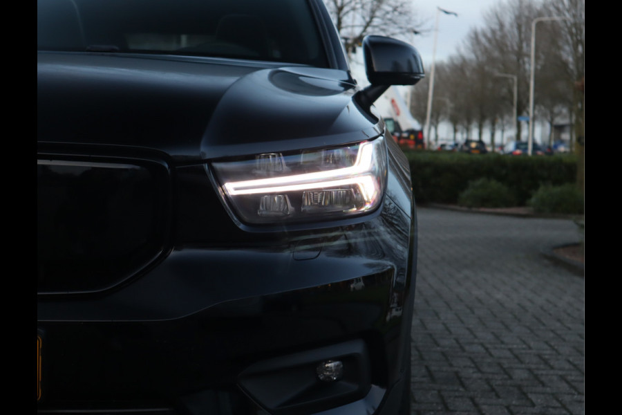 Volvo XC40 Recharge P8 AWD R-Design / Panoramadak / Trekhaak