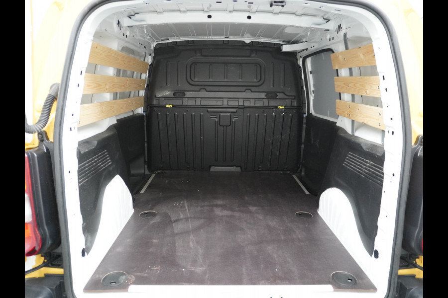 Opel Combo 1.5D L1H1 Edition 11x Op voorraad! 3-Persoons Airco Cruise Control Bluetooth Elektr.ramen Elektr.spiegels+Verwarmd Centr.Vergr+a Schuifdeur Betonplex vloer Lat om Lat betimmering Super Nette Combo!