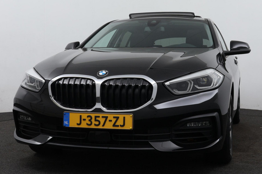 BMW 1-serie 118i Executive Edition (1e Eig, NL-auto, DealeronderH, Panorama, Navi-groot, PDC V+A, Cruise Control, Etc)