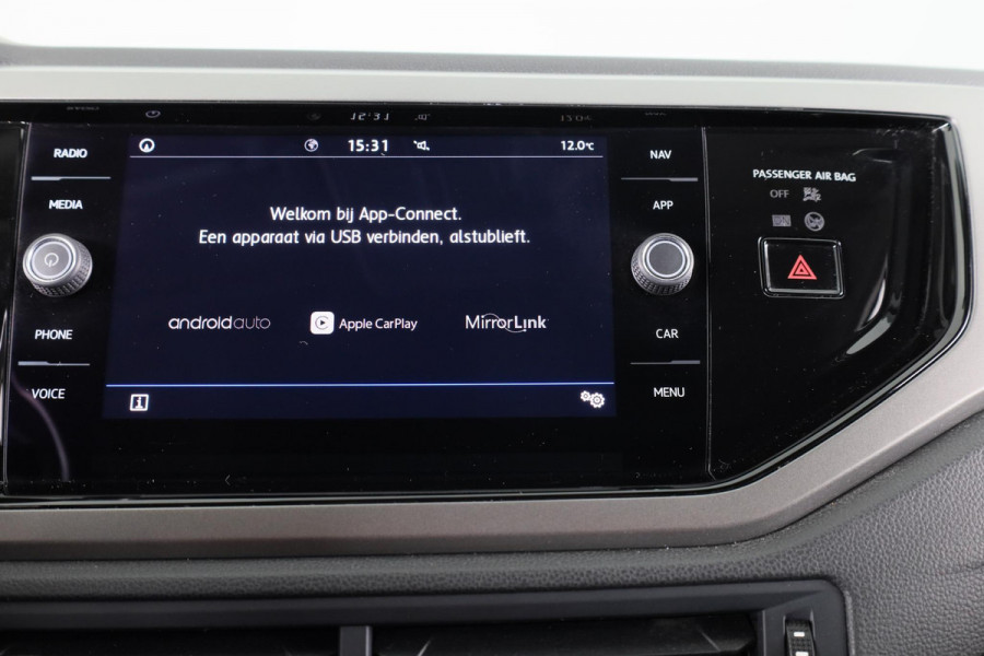 Volkswagen Polo 1.0 TSI Comfortline 95 pk | Navigatie | Adaptieve cruise control | Airco | Apple Carplay/Android Auto | Getint glas |