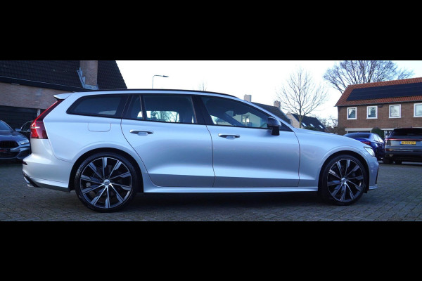 Volvo V60 2.0 T8 Twin Engine AWD | R-Design Binnen+buiten | Bowers&Wilkins | incl BTW | 360 camera | Stuurwielverwarming | Headup