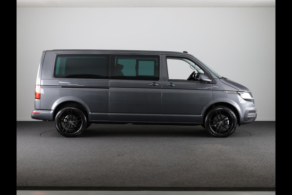 Volkswagen Transporter 2.0 TDI L2H1 32 DC Bulli 204PK DSG (Automaat) | Luxe Caravelle uitvoering | 2 schuifdeuren | Digitale cockpit | 20 "LM velgen | Automatische airco |