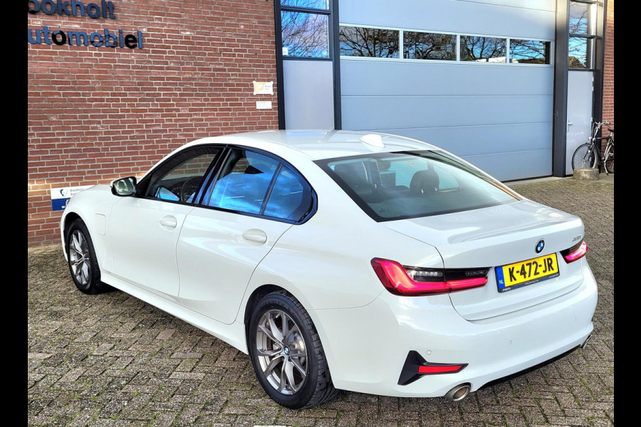 BMW 3-serie 330e Sport Line, M-stuur, VIrtual cockpit, HIFI, Leer, DAB (1e eig. NL-auto met NAP