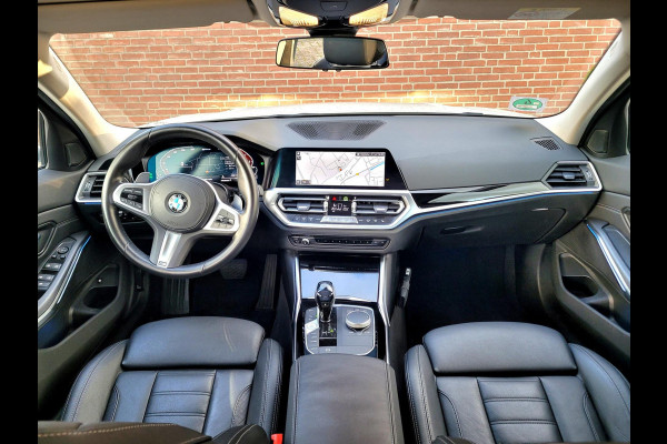 BMW 3-serie 330e Sport Line, M-stuur, VIrtual cockpit, HIFI, Leer, DAB (1e eig. NL-auto met NAP